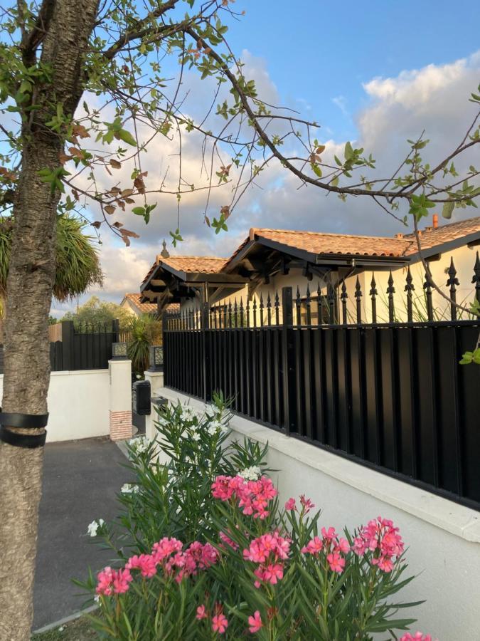 Hotel Particulier - Les Lodges Du Bassin D'Arcachon- Petit-Dejeuner Sur Demande- Prestations Haut De Gamme Гужан-Местрас Екстериор снимка