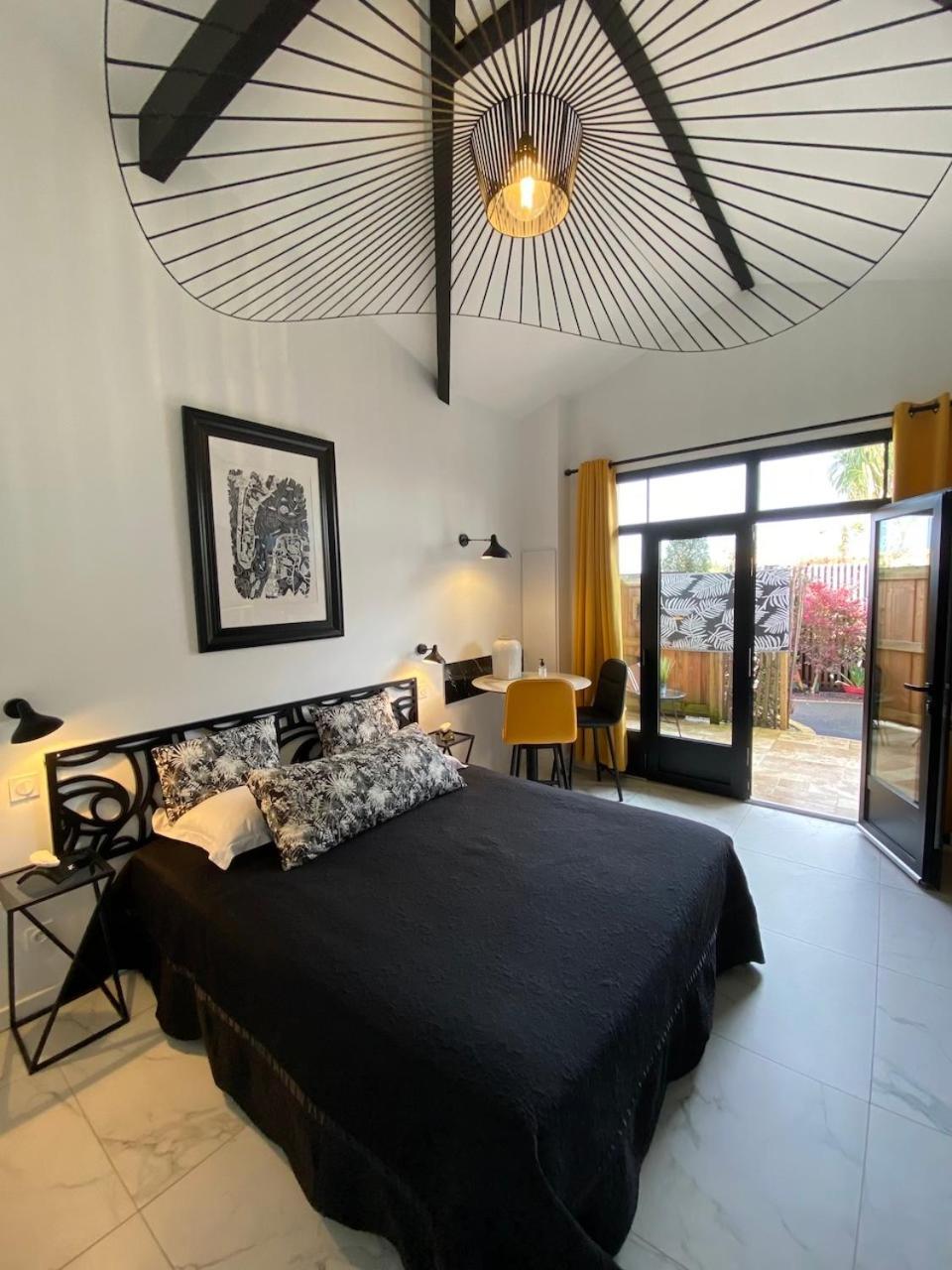 Hotel Particulier - Les Lodges Du Bassin D'Arcachon- Petit-Dejeuner Sur Demande- Prestations Haut De Gamme Гужан-Местрас Екстериор снимка